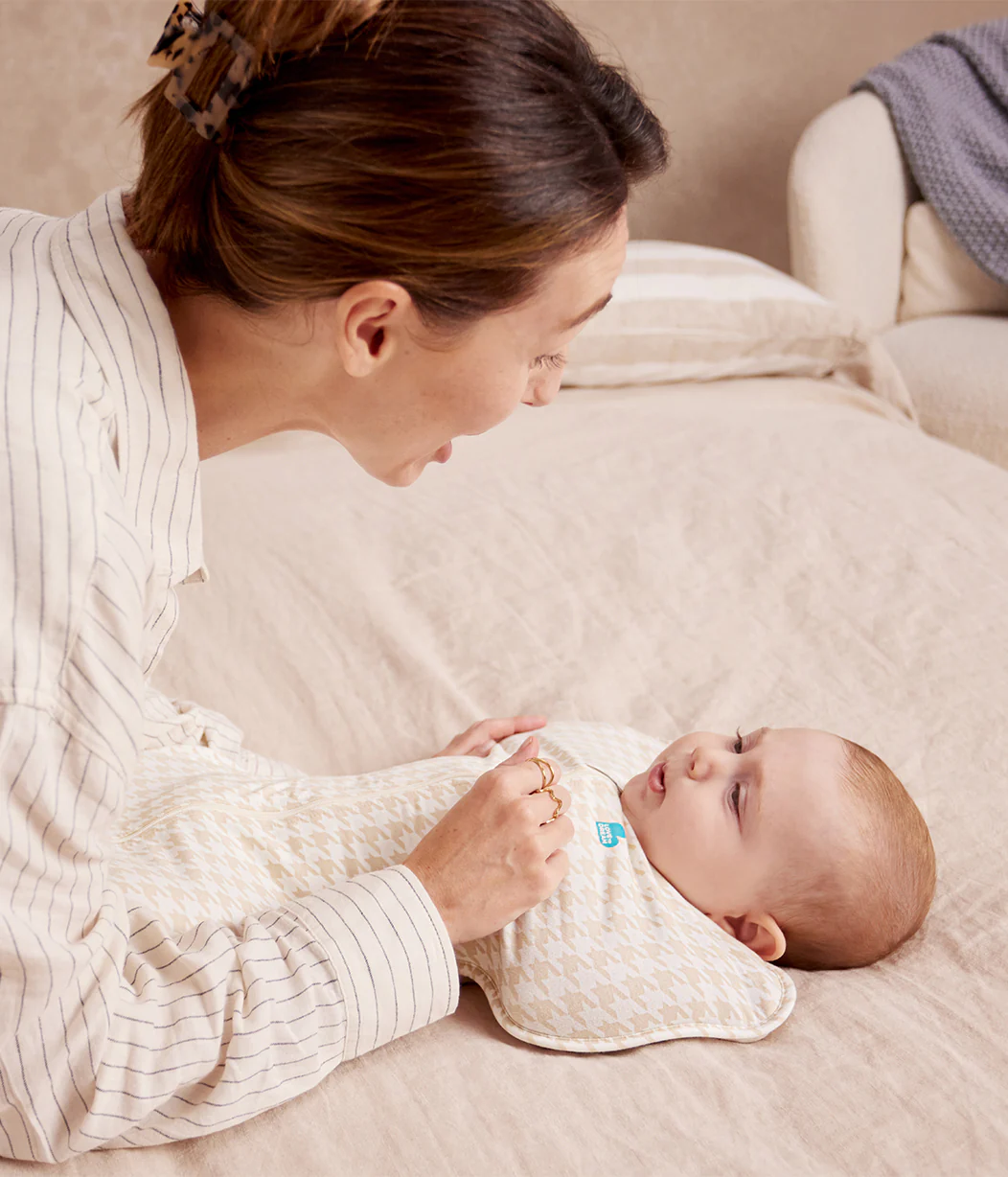 Swaddle Up™ 1.0 TOG Cotton Tan Houndstooth - Image 5